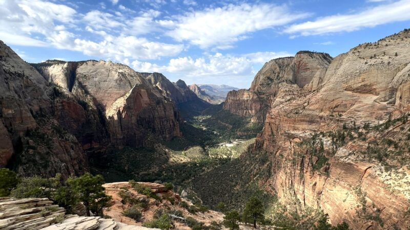 Zion National Park 2 or 3 Day Itinerary: Angels Landing and The Narrows
